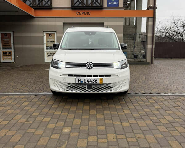 Белый Фольксваген Кадди, объемом двигателя 2 л и пробегом 240 тыс. км за 22500 $, фото 1 на Automoto.ua