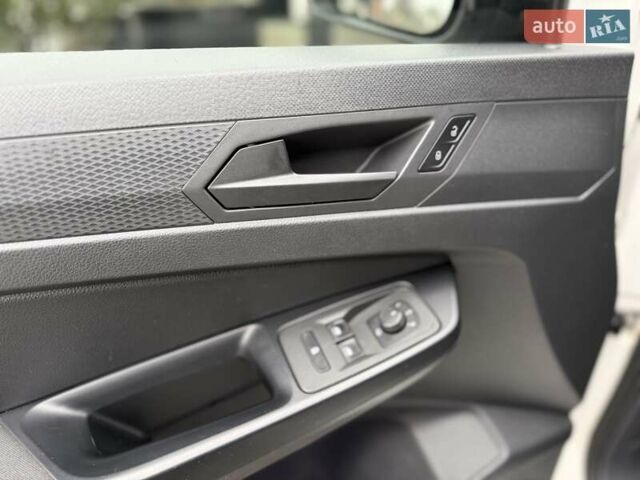 Белый Фольксваген Кадди, объемом двигателя 1.97 л и пробегом 222 тыс. км за 20999 $, фото 62 на Automoto.ua