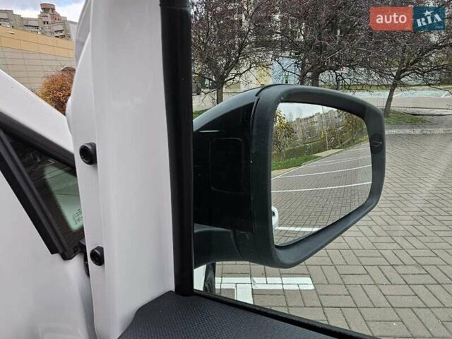 Белый Фольксваген Кадди, объемом двигателя 2 л и пробегом 203 тыс. км за 26300 $, фото 23 на Automoto.ua