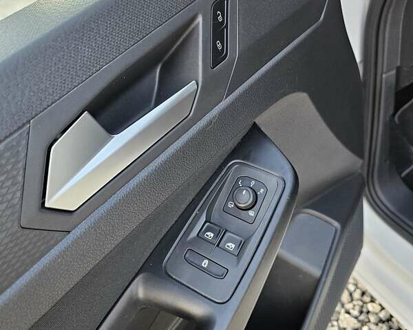 Белый Фольксваген Кадди, объемом двигателя 1.97 л и пробегом 183 тыс. км за 22950 $, фото 24 на Automoto.ua