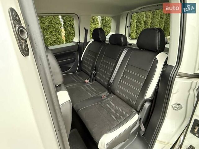 Белый Фольксваген Кадди, объемом двигателя 1.97 л и пробегом 222 тыс. км за 20999 $, фото 82 на Automoto.ua