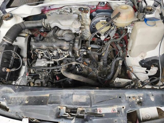 Белый Фольксваген Кадди, объемом двигателя 0 л и пробегом 200 тыс. км за 350 $, фото 1 на Automoto.ua