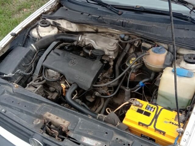 Білий Фольксваген Кадді, об'ємом двигуна 1.9 л та пробігом 141 тис. км за 1700 $, фото 7 на Automoto.ua