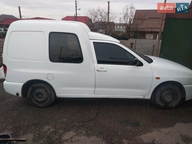 Белый Фольксваген Кадди, объемом двигателя 1.4 л и пробегом 250 тыс. км за 2500 $, фото 2 на Automoto.ua