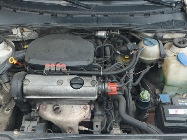 Белый Фольксваген Кадди, объемом двигателя 0 л и пробегом 39 тыс. км за 2121 $, фото 4 на Automoto.ua