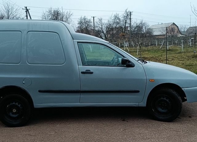 Белый Фольксваген Кадди, объемом двигателя 1.9 л и пробегом 400 тыс. км за 4000 $, фото 3 на Automoto.ua