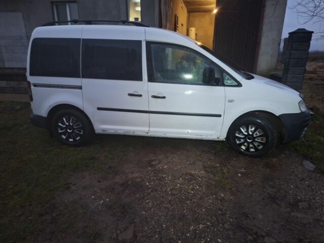 Белый Фольксваген Кадди, объемом двигателя 1.9 л и пробегом 423 тыс. км за 3994 $, фото 5 на Automoto.ua