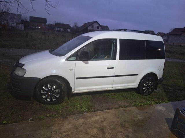 Белый Фольксваген Кадди, объемом двигателя 1.9 л и пробегом 423 тыс. км за 3994 $, фото 4 на Automoto.ua