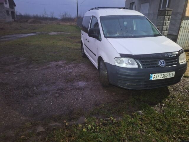Белый Фольксваген Кадди, объемом двигателя 1.9 л и пробегом 423 тыс. км за 3994 $, фото 2 на Automoto.ua