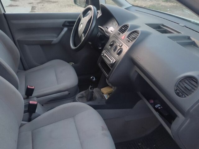 Белый Фольксваген Кадди, объемом двигателя 1.9 л и пробегом 260 тыс. км за 5200 $, фото 2 на Automoto.ua