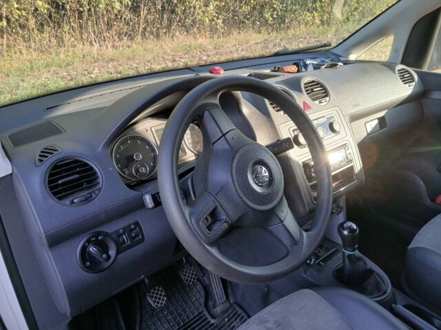 Білий Фольксваген Кадді, об'ємом двигуна 1.2 л та пробігом 221 тис. км за 6300 $, фото 5 на Automoto.ua