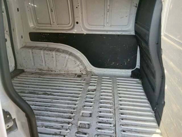 Білий Фольксваген Кадді, об'ємом двигуна 1.2 л та пробігом 221 тис. км за 6300 $, фото 7 на Automoto.ua