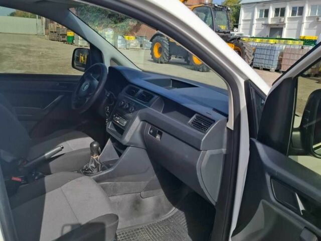 Білий Фольксваген Кадді, об'ємом двигуна 1.6 л та пробігом 295 тис. км за 10000 $, фото 1 на Automoto.ua