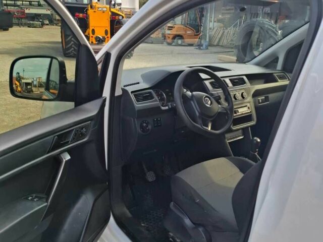 Білий Фольксваген Кадді, об'ємом двигуна 1.6 л та пробігом 295 тис. км за 10000 $, фото 11 на Automoto.ua