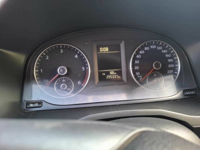 Білий Фольксваген Кадді, об'ємом двигуна 1.6 л та пробігом 295 тис. км за 10000 $, фото 15 на Automoto.ua