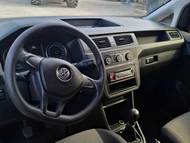 Білий Фольксваген Кадді, об'ємом двигуна 1.6 л та пробігом 295 тис. км за 10000 $, фото 7 на Automoto.ua