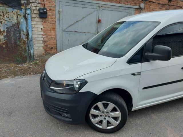 Белый Фольксваген Кадди, объемом двигателя 2 л и пробегом 190 тыс. км за 11100 $, фото 1 на Automoto.ua