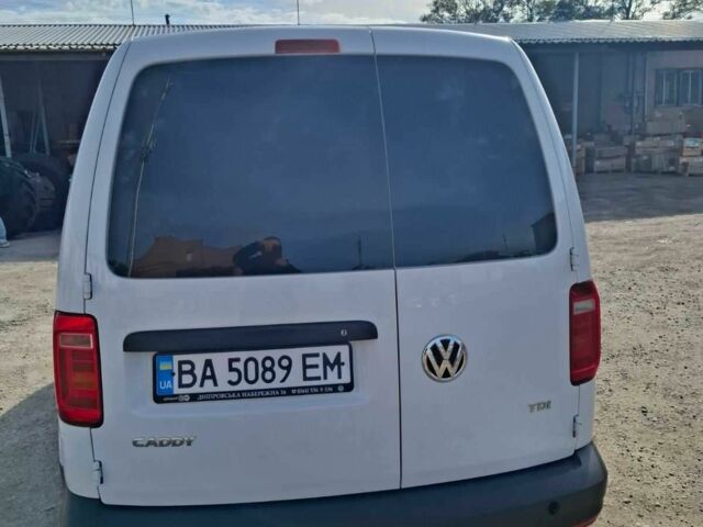 Белый Фольксваген Кадди, объемом двигателя 1.6 л и пробегом 289 тыс. км за 10000 $, фото 8 на Automoto.ua