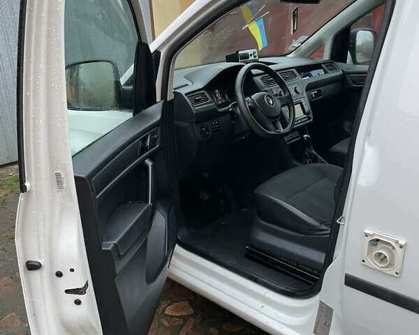 Белый Фольксваген Кадди, объемом двигателя 2 л и пробегом 290 тыс. км за 13500 $, фото 8 на Automoto.ua