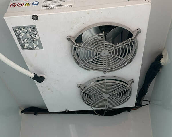 Белый Фольксваген Кадди, объемом двигателя 2 л и пробегом 290 тыс. км за 13500 $, фото 11 на Automoto.ua