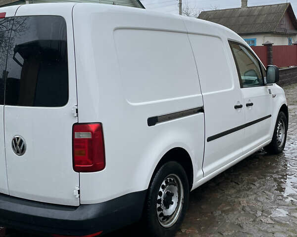 Белый Фольксваген Кадди, объемом двигателя 2 л и пробегом 290 тыс. км за 13500 $, фото 4 на Automoto.ua