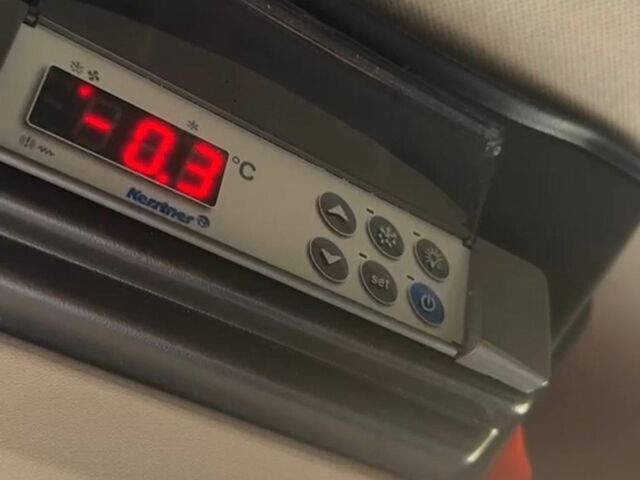 Білий Фольксваген Кадді, об'ємом двигуна 2 л та пробігом 330 тис. км за 19900 $, фото 5 на Automoto.ua