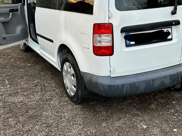 Белый Фольксваген Кадди, объемом двигателя 1.9 л и пробегом 360 тыс. км за 7775 $, фото 1 на Automoto.ua