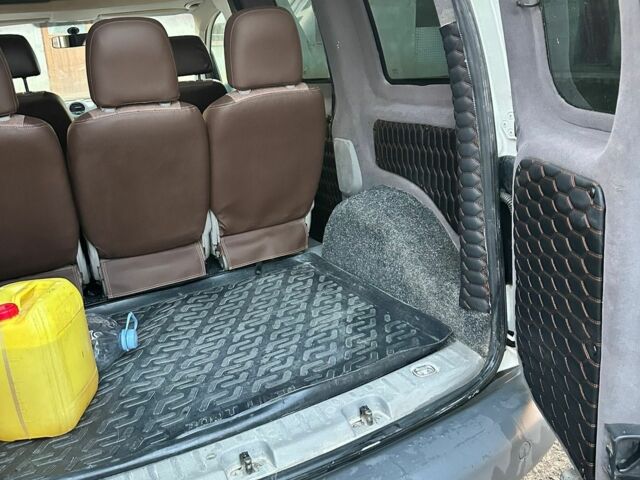 Белый Фольксваген Кадди, объемом двигателя 1.9 л и пробегом 360 тыс. км за 7775 $, фото 2 на Automoto.ua