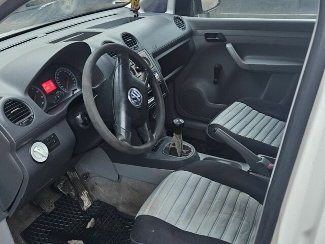 Белый Фольксваген Кадди, объемом двигателя 0 л и пробегом 551 тыс. км за 3100 $, фото 4 на Automoto.ua