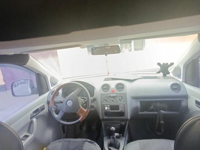 Белый Фольксваген Кадди, объемом двигателя 2 л и пробегом 280 тыс. км за 6400 $, фото 5 на Automoto.ua