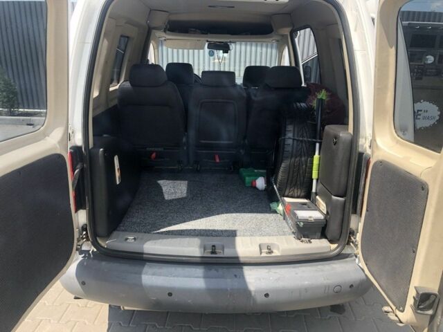 Белый Фольксваген Кадди, объемом двигателя 0 л и пробегом 358 тыс. км за 5800 $, фото 5 на Automoto.ua