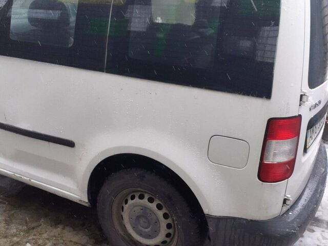 Білий Фольксваген Кадді, об'ємом двигуна 2 л та пробігом 380 тис. км за 5300 $, фото 5 на Automoto.ua