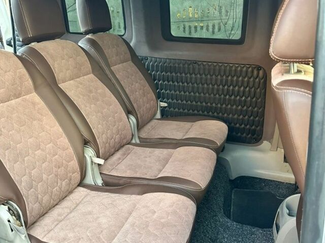 Білий Фольксваген Кадді, об'ємом двигуна 0 л та пробігом 360 тис. км за 6500 $, фото 5 на Automoto.ua