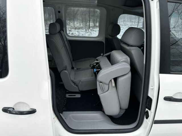 Білий Фольксваген Кадді, об'ємом двигуна 1.6 л та пробігом 202 тис. км за 6400 $, фото 13 на Automoto.ua