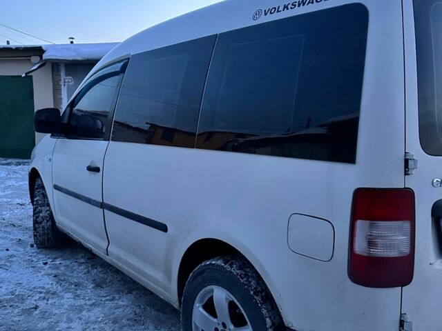 Белый Фольксваген Кадди, объемом двигателя 2 л и пробегом 333 тыс. км за 4500 $, фото 3 на Automoto.ua