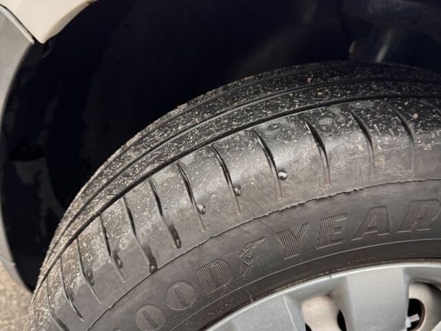 Белый Фольксваген Кадди, объемом двигателя 2 л и пробегом 310 тыс. км за 6499 $, фото 7 на Automoto.ua