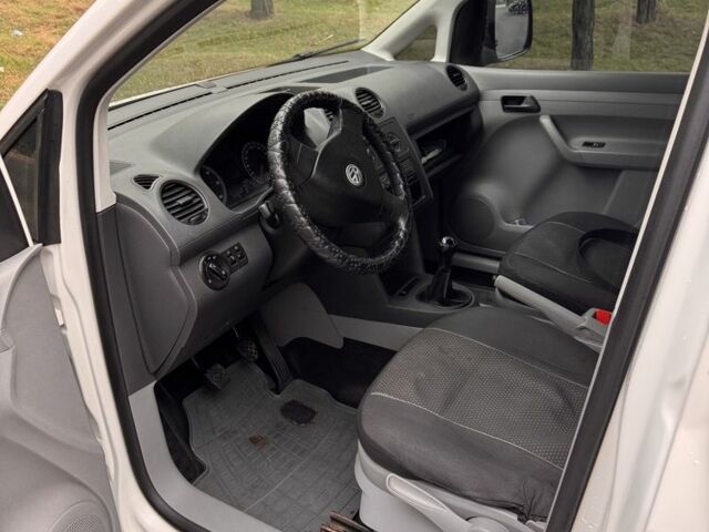 Белый Фольксваген Кадди, объемом двигателя 2 л и пробегом 310 тыс. км за 6499 $, фото 4 на Automoto.ua