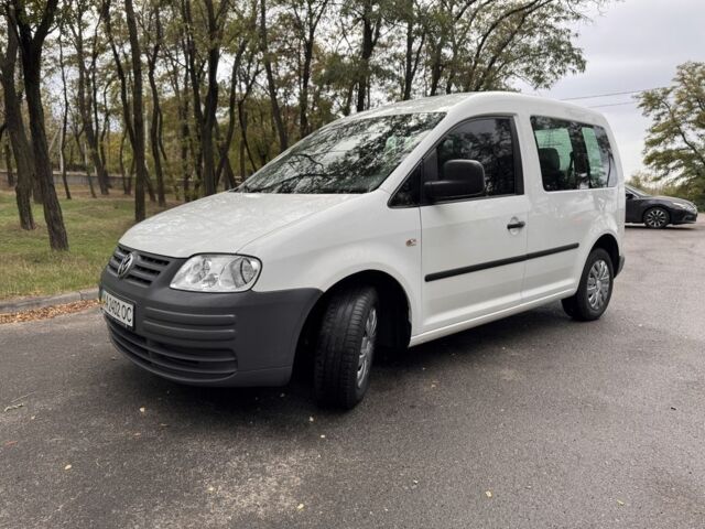 Белый Фольксваген Кадди, объемом двигателя 2 л и пробегом 310 тыс. км за 6499 $, фото 2 на Automoto.ua
