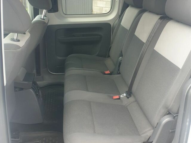 Білий Фольксваген Кадді, об'ємом двигуна 1.6 л та пробігом 290 тис. км за 9600 $, фото 3 на Automoto.ua