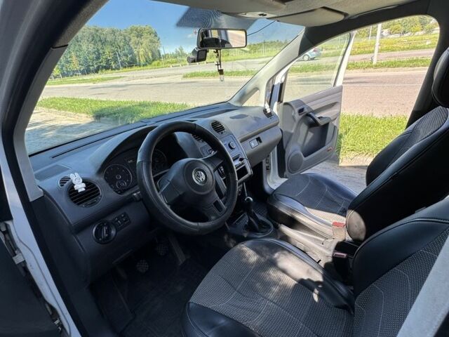 Белый Фольксваген Кадди, объемом двигателя 1.2 л и пробегом 320 тыс. км за 6199 $, фото 6 на Automoto.ua