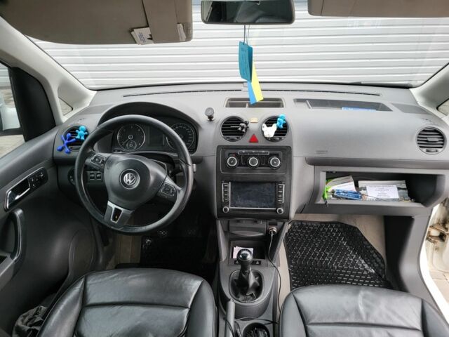 Белый Фольксваген Кадди, объемом двигателя 1.6 л и пробегом 333 тыс. км за 6900 $, фото 11 на Automoto.ua