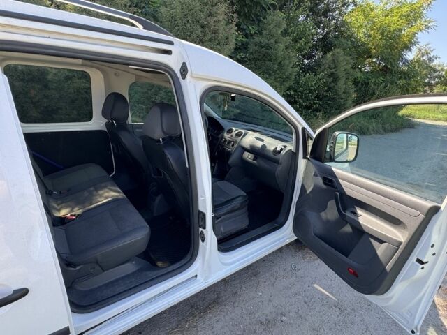 Белый Фольксваген Кадди, объемом двигателя 1.2 л и пробегом 320 тыс. км за 6199 $, фото 5 на Automoto.ua