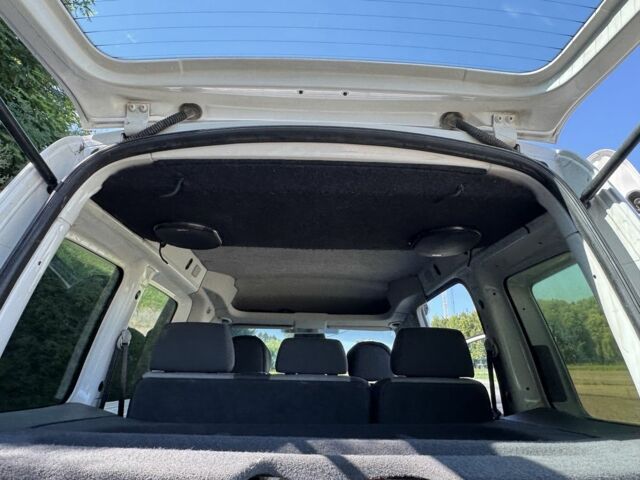 Белый Фольксваген Кадди, объемом двигателя 1.2 л и пробегом 320 тыс. км за 6199 $, фото 7 на Automoto.ua