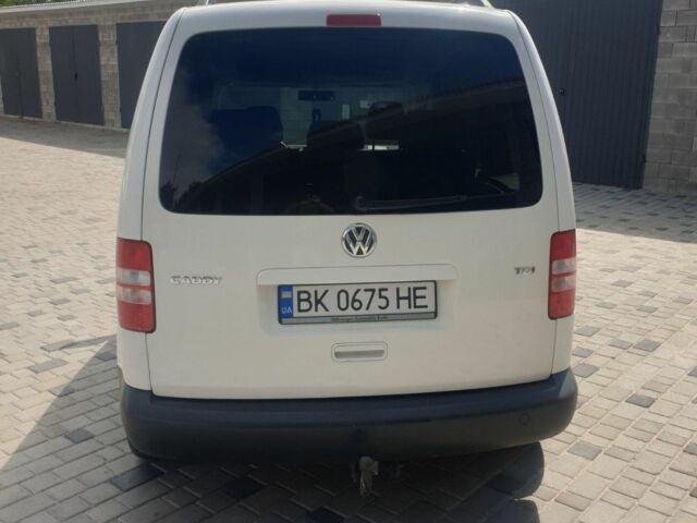 Білий Фольксваген Кадді, об'ємом двигуна 1.6 л та пробігом 290 тис. км за 9600 $, фото 1 на Automoto.ua