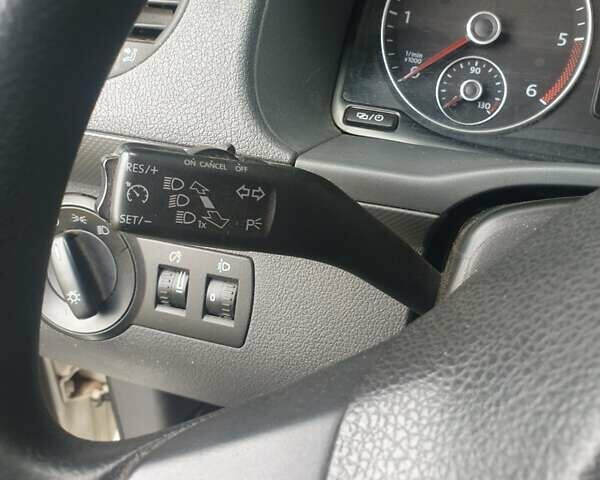 Білий Фольксваген Кадді, об'ємом двигуна 1.6 л та пробігом 290 тис. км за 9500 $, фото 6 на Automoto.ua