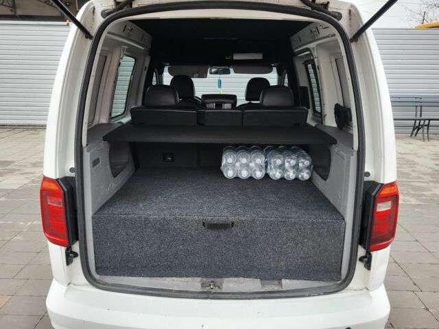 Белый Фольксваген Кадди, объемом двигателя 1.6 л и пробегом 333 тыс. км за 6600 $, фото 9 на Automoto.ua