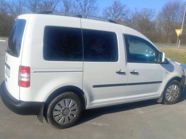 Белый Фольксваген Кадди, объемом двигателя 1.6 л и пробегом 268 тыс. км за 8750 $, фото 10 на Automoto.ua