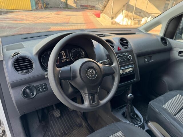 Белый Фольксваген Кадди, объемом двигателя 1.6 л и пробегом 190 тыс. км за 8700 $, фото 9 на Automoto.ua