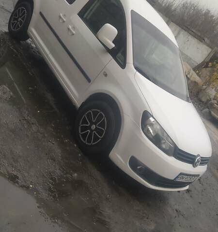 Фольксваген Кадди 2012 в Сумах на Automoto.ua Белый Фольксваген Кадди, объемом двигателя 1.6 л и пробегом 230 тыс. км за 10500 $, фото 4 на Automoto.ua