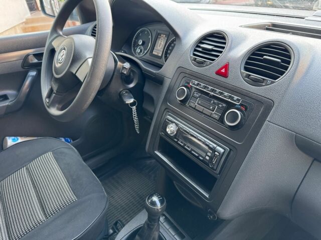 Белый Фольксваген Кадди, объемом двигателя 1.6 л и пробегом 190 тыс. км за 8700 $, фото 7 на Automoto.ua